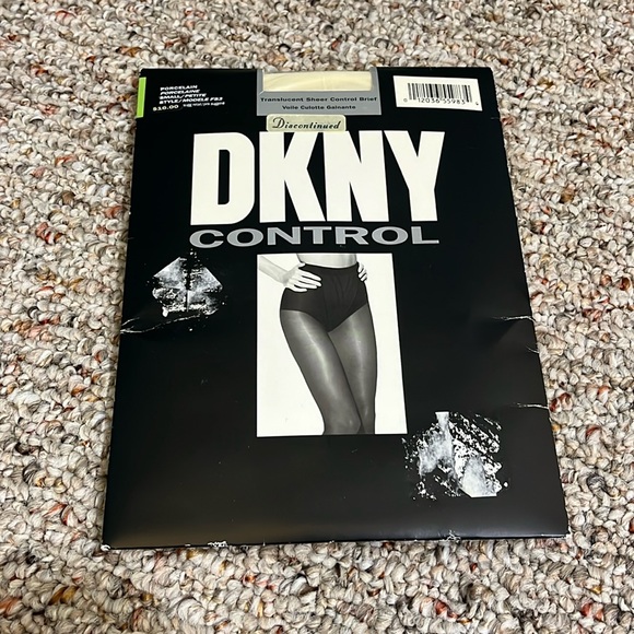 NEW Vintage DKNY Control Porcelain Translucent Sheer Pantyhose Size Small - Picture 1 of 5